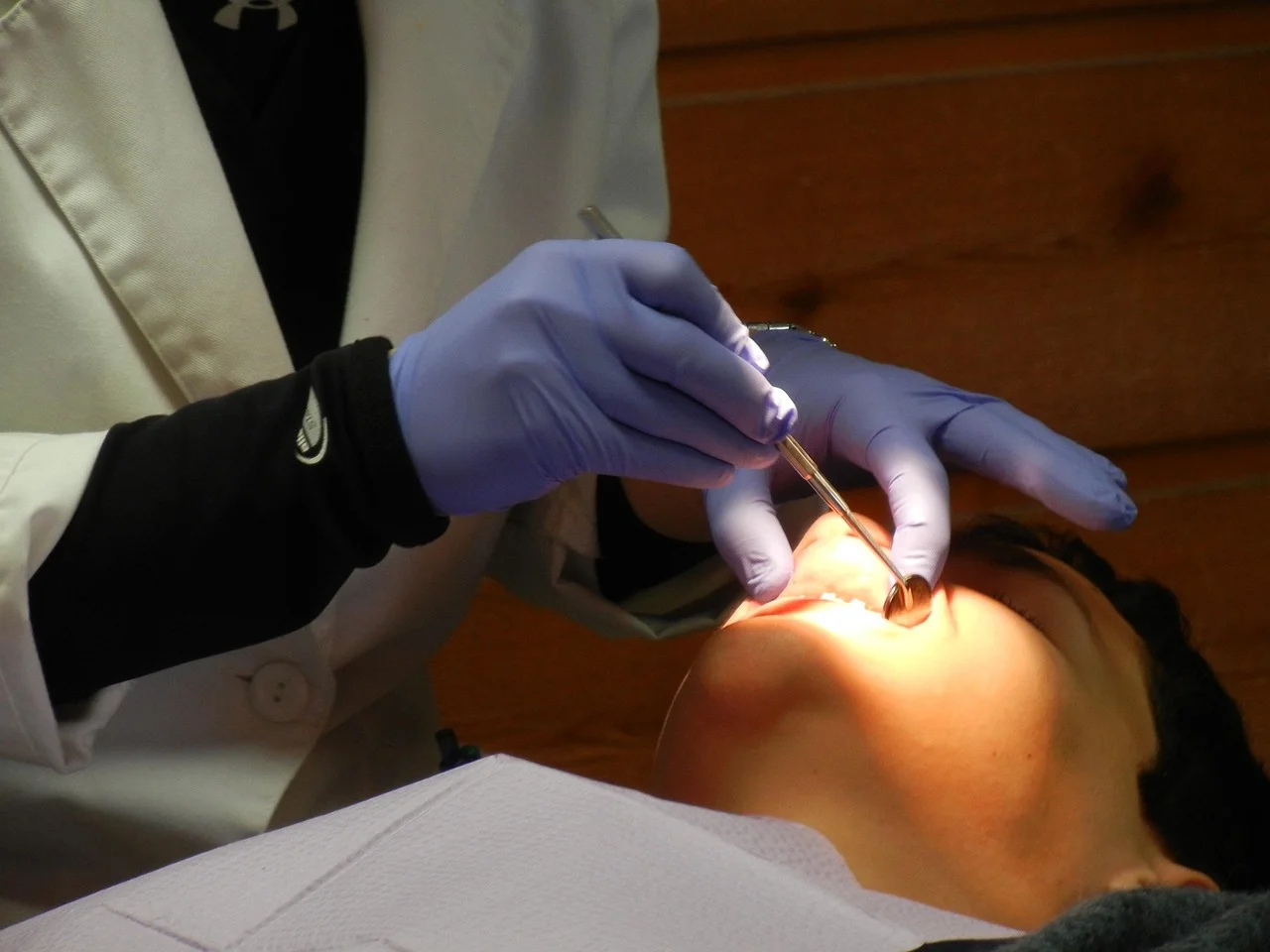 Leczenie kanałowe cena: przewodnik polskiego dentysty w UK